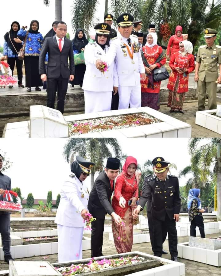 Wakil Bupati Musi Rawas Hj. Suwarti ikuti Upacara Tabur Bunga Makam Pahlawan di TMP Bukit Sulap