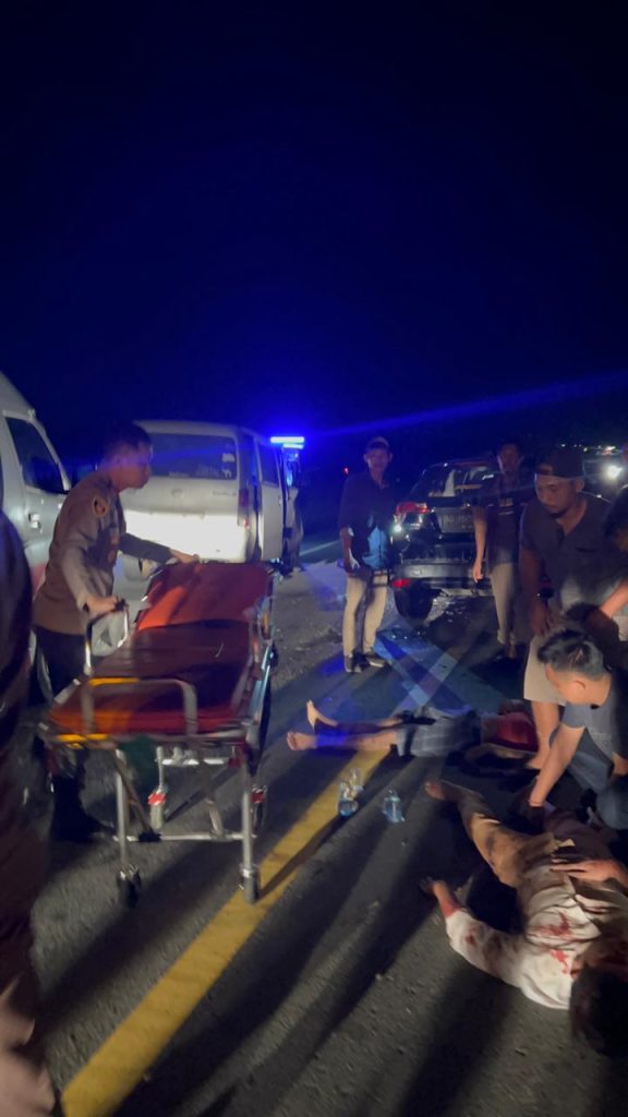 Kapolres Musi Rawas Terjun Langsung Bantu Evakuasi Korban Kecelakaan Lalulintas